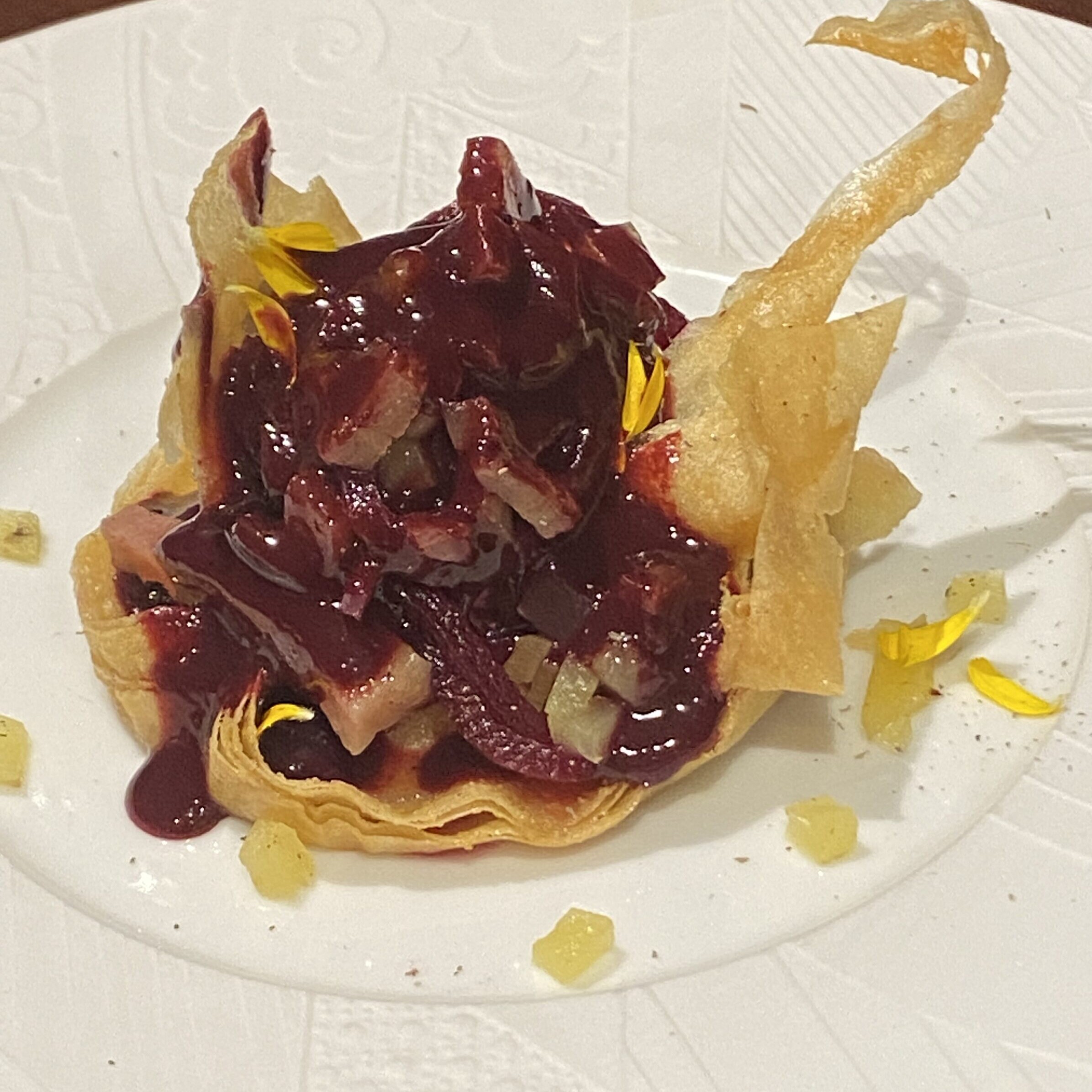 tarte aux 3 betteraves, glace coco betterave coulis mûre lavande